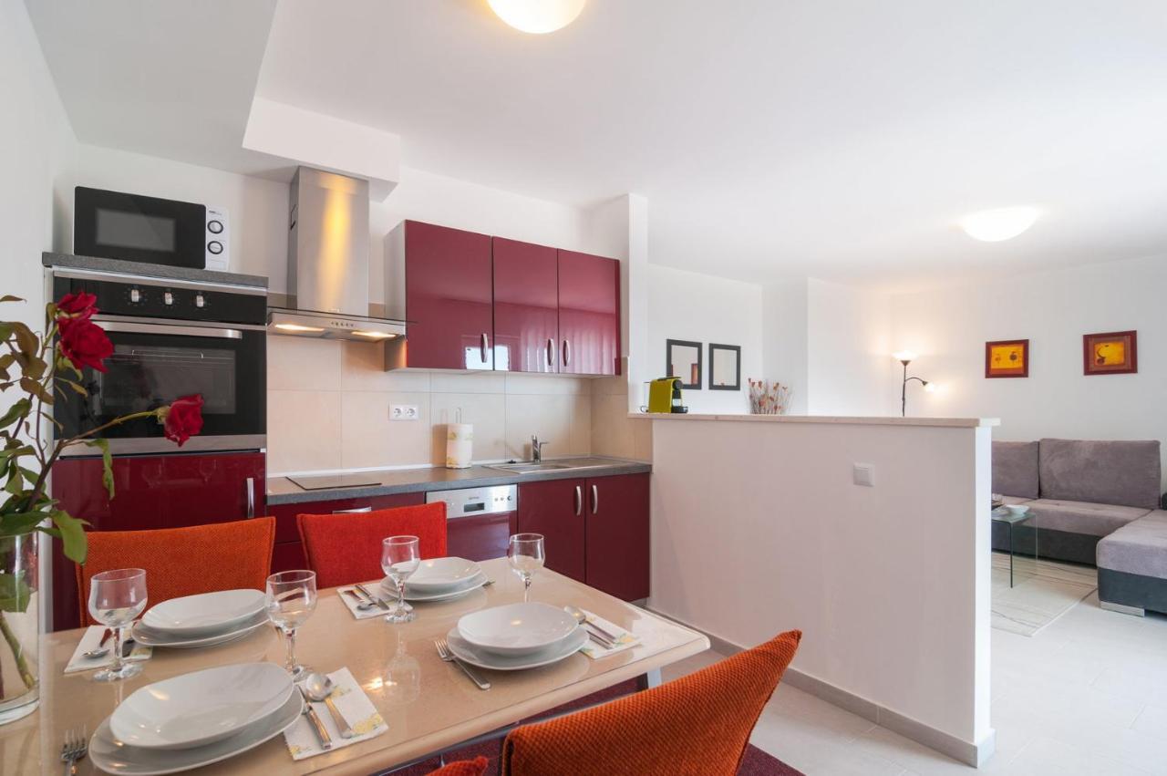Daniel's Apartma *